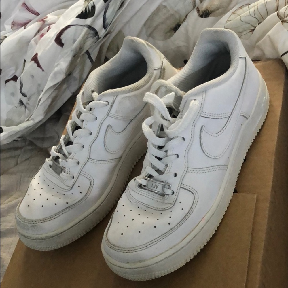 NIKE AIR FORCE 1